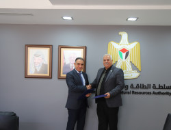 سلطة الطاقة والموارد الطبيعية وجامعة بيرزيت توقعان مذكرة تفاهم لتعزيز العاون المشترك