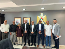 رئيس سلطة الطاقة يلتقي بلدية خلة المية لبحث الاحتياجات الكهربائية وتعزيز صمود المواطنين.