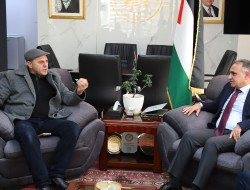 رئيس سلطة الطاقة يبحث سبل تحسين واقع قطاع الطاقة في قرية الجلمة وتعزيز الاعتماد على الطاقة المتجددة.