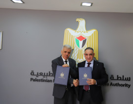 تعاون متجدد بين سلطة الطاقة والموارد الطبيعية ووزارة التربية والتعليم العالي لتعزيز مشاريع الطاقة المتجددة في المدارس الحكومية