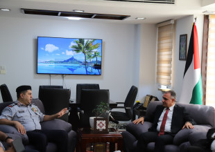 رئيس سلطة الطاقة ومدير عام الدفاع المدني يستعرضان سبل تعزيز التعاون لتركيب أنظمة طاقة شمسية وضمان السلامة