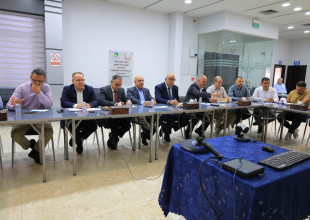 رئيس سلطة الطاقة يشارك في لقاء مع غرفة تجارة نابلس لتعزيز الاستثمار في الطاقة المتجددة