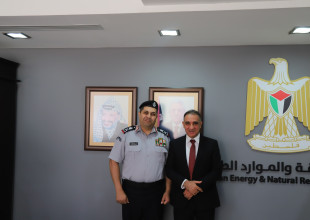 رئيس سلطة الطاقة ومدير عام الدفاع المدني يستعرضان سبل تعزيز التعاون لتركيب أنظمة طاقة شمسية وضمان السلامة