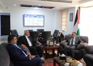 اجتماع بين رئيس سلطة الطاقة ووزير الزارعة لمناقشة دعم القطاع الزراعي في مجال الطاقة المتجددة.