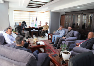 إسماعيل وشعبان يبحثان تعزيز صمود المواطنين في المناطق المهددة بالمصادرة والاستيطان عبر مشاريع الكهرباء