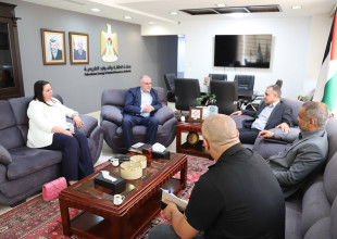 سلطة الطاقة والموصفات والمقاييس تبحثان تعزيز التعاون في مجالات الطاقة والمختبرات والفحوصات الفنية