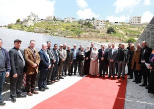 الخليل - رئيس سلطة الطاقة يرعى افتتاح محطتي الصالة الرياضية و&rdquo;دوير بان&rdquo; لتعزيز استقرار التيار الكهربائي في الخليل.