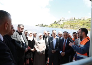 الخليل - رئيس سلطة الطاقة يرعى افتتاح محطتي الصالة الرياضية و&rdquo;دوير بان&rdquo; لتعزيز استقرار التيار الكهربائي في الخليل.