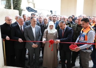 الخليل - رئيس سلطة الطاقة يرعى افتتاح محطتي الصالة الرياضية و&rdquo;دوير بان&rdquo; لتعزيز استقرار التيار الكهربائي في الخليل.