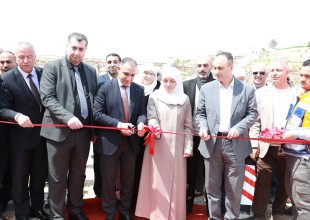 الخليل - رئيس سلطة الطاقة يرعى افتتاح محطتي الصالة الرياضية و&rdquo;دوير بان&rdquo; لتعزيز استقرار التيار الكهربائي في الخليل.