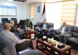المهندس إسماعيل يبحث مع الدكتور عوض خطوات إنشاء شركة توزيع كهرباء طولكرم ومعالجة الالتزامات المالية