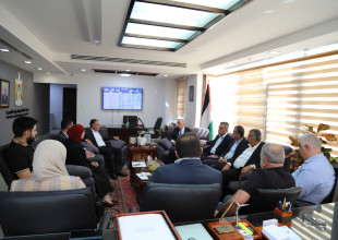 سلطة الطاقة تبحث مع سلطة الأراضي ووزارة شؤون القدس ومحافظة القدس والغرفة التجارية آليات تنفيذ مشروع "سراج القدس"