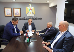 رئيس سلطة الطاقةيوقع ممثلاً عن الحكومة اتفاقية تسوية مالية واعادة هيكلة شركة كهرباء الجنوب ضمن مراكز التكلفة