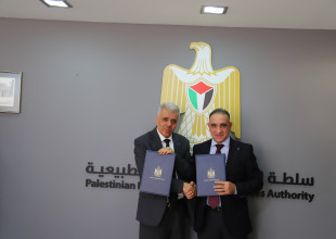 تعاون متجدد بين سلطة الطاقة والموارد الطبيعية ووزارة التربية والتعليم العالي لتعزيز مشاريع الطاقة المتجددة في المدارس الحكومية