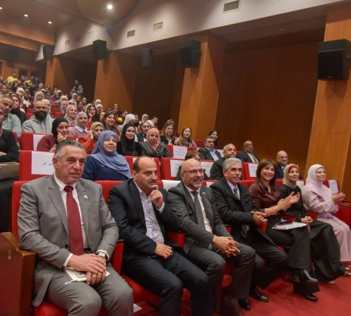 سلطة الطاقة والموارد الطبيعية تحتفل مع بلدية رام الله بانتهاء مشروع للتوعية البيئية والصحية  2025-2026 .