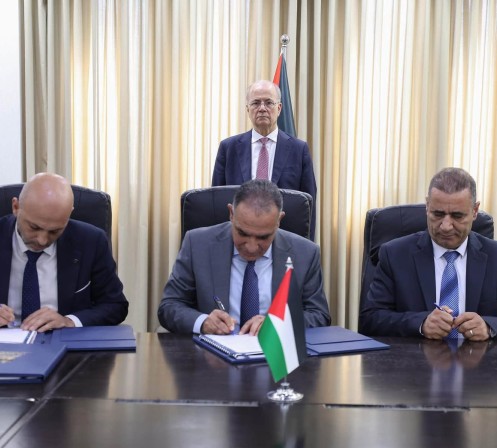 تحت رعاية رئيس الوزراء.. توقيع اتفاقية وادي الذرة لبيع الطاقة المنتجة من محطة نور طوباس الشمسية بقدرة 4.4 ميغاواط.