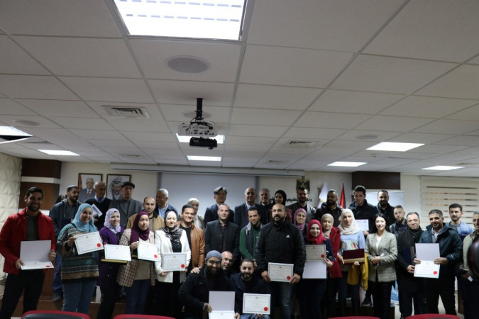 برامج تدريبية تقودها سلطة الطاقة والموارد الطبيعية البرنامج التدريبي الخاص بتنمية قدرات الموظفين في قطاع الكهرباء في مجال الإدارة والتخطيط.