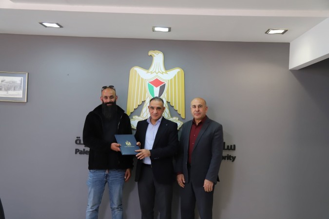 سلطة الطاقة تمنح رخصة توليد مؤقتة لشركة امير أبو عصبة واخوانه لحلول الطاقة البديلة