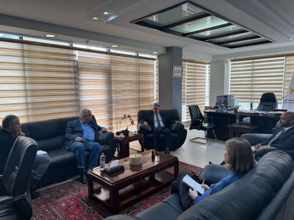 خلال اجتماع م.ايمن إسماعيل مع وفدا من القنصلية البريطانية ومكتب الرباعية