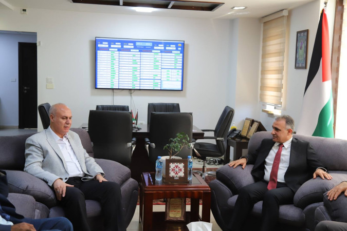 رئيس سلطة الطاقة يجتمع بوزير الثقافة لتعزيز التعاون وترسيخ ثقافة مفهوم الحفاظ على الطاقة