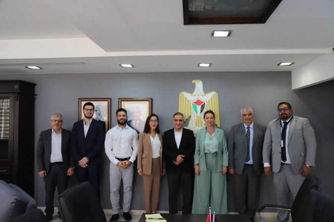 رئيس سلطة الطاقة يبحث مع البنك الدولي تسريع مشاريع الطاقة في ظل التحديات الإسرائيلية.