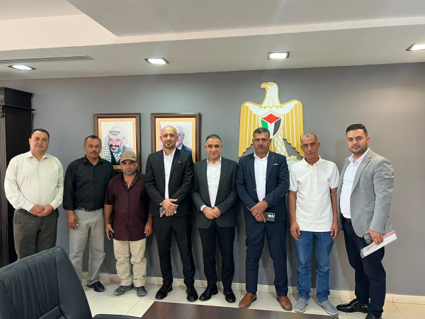 رئيس سلطة الطاقة يلتقي بلدية خلة المية لبحث الاحتياجات الكهربائية وتعزيز صمود المواطنين.