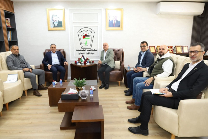 رئيس سلطة الطاقة يبحث مع رئيس دائرة شؤون اللاجئين تحسين البنية التحتية للطاقة في المخيمات الفلسطينية وتعزيز صمود اللاجئين.