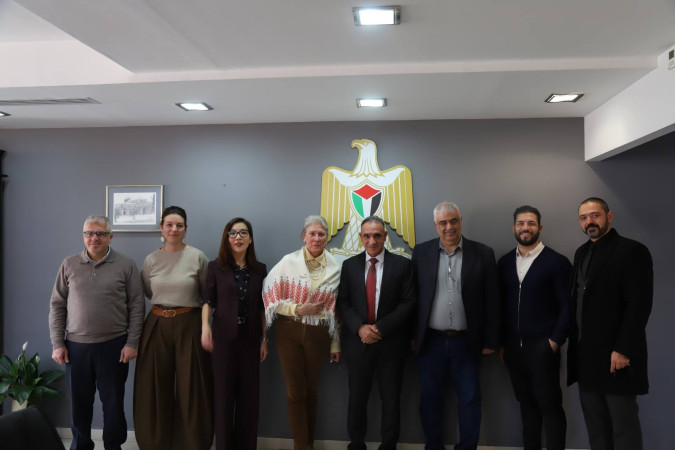 سلطة الطاقة تبحث مع وفد من البنك الدولي مستجدات مشروع دعم السيولة ونظام الدفع لشركة نقل الكهرباء