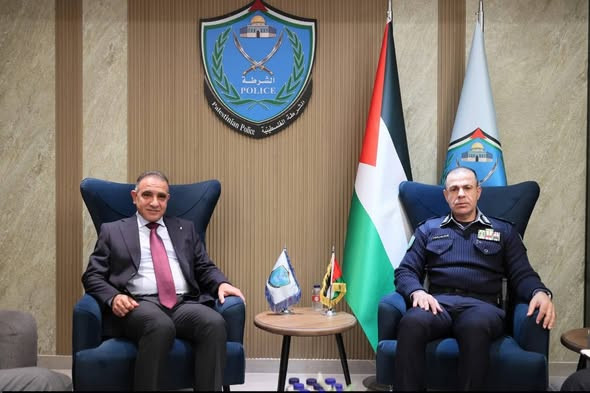 رئيس سلطة الطاقة ومدير عام الشرطة يبحثان تعزيز التعاون والتوجه نحو الطاقة النظيفة.