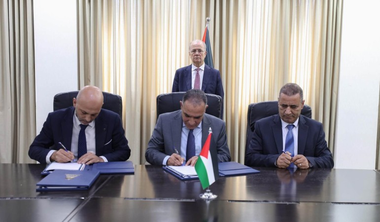 تحت رعاية رئيس الوزراء.. توقيع اتفاقية وادي الذرة لبيع الطاقة المنتجة من محطة نور طوباس الشمسية بقدرة 4.4 ميغاواط.