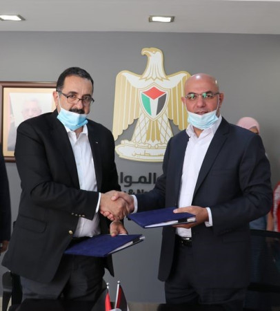 وقعت سلطة الطاقة والموارد الطبيعية وشركة كهرباء الجنوب اتفاقية توريد كوابل الضغط المتوسط لتنفيذ مشاريع لزيادة قدرة الطاقة الكهربائية
