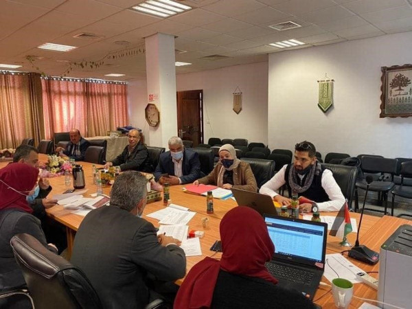 مشاركة سلطة الطاقة والموارد الطبيعية في اجتماع اللجنة العليا لجداول التشكيلات الذي نظمه ديوان الموظفين العام.